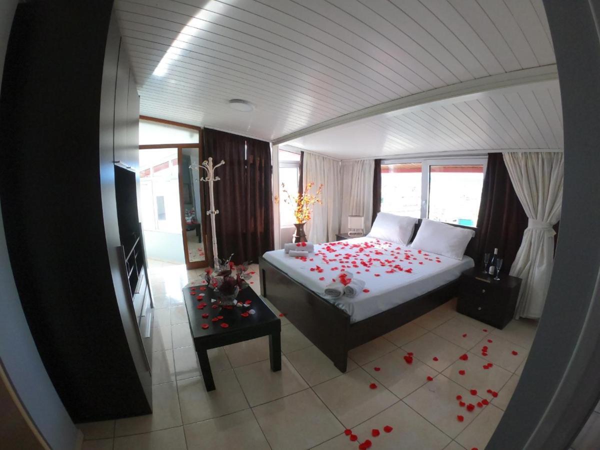 Hotel Anxhelo Kucove ภายนอก รูปภาพ